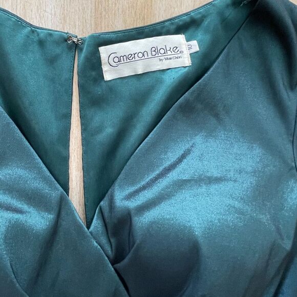 Cameron Blake emerald green satin formal gown size 10 - Picture 5 of 15